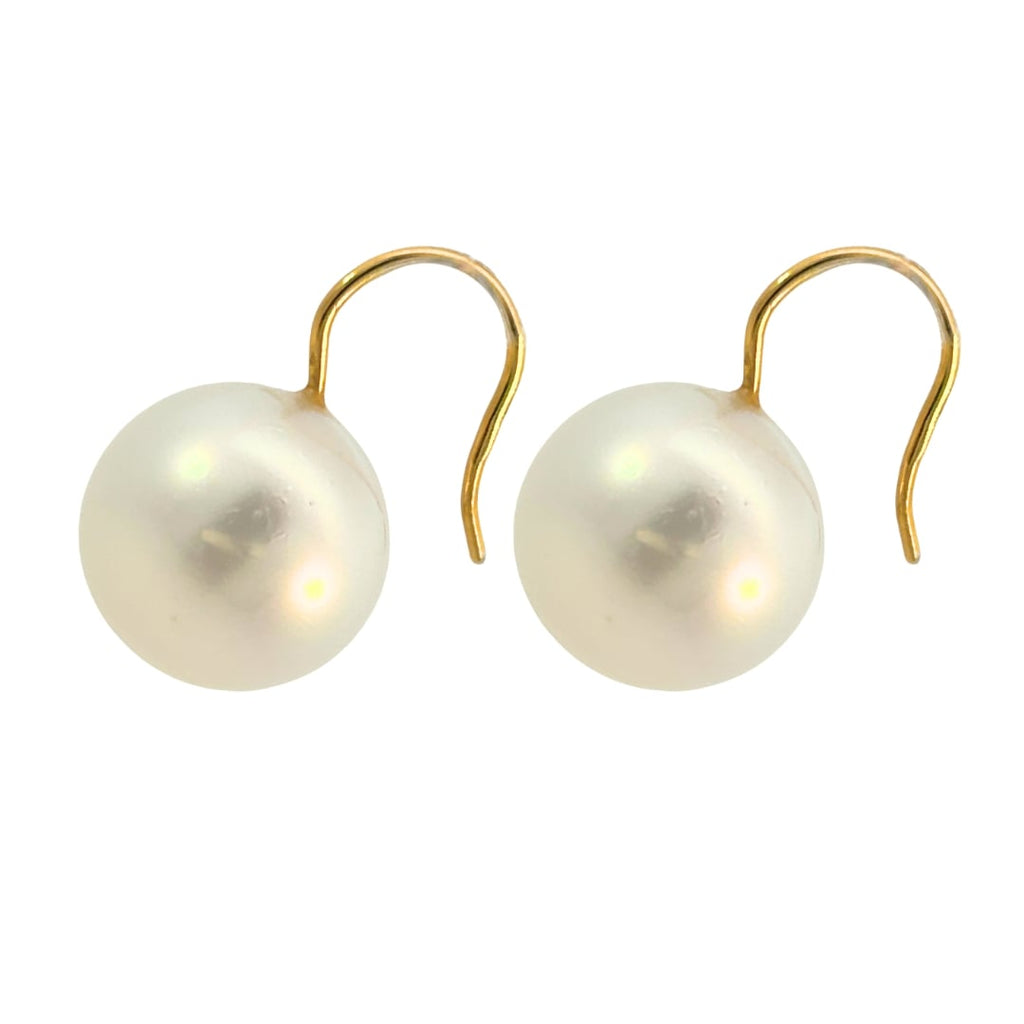 Side view of 15.2 mm South Sea pearl earrings with hook settings