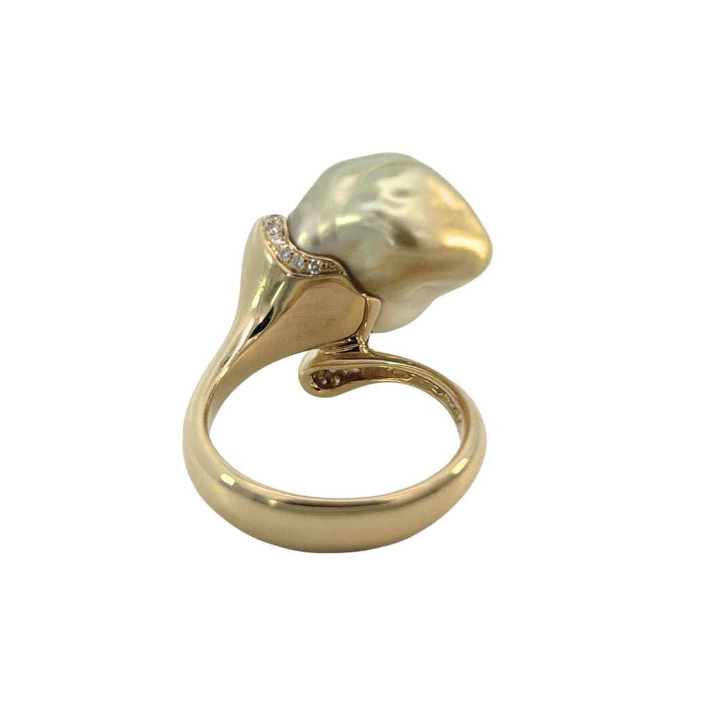18k yellow gold bypass ring with light gray baroque South Sea pearl and pavé diamonds