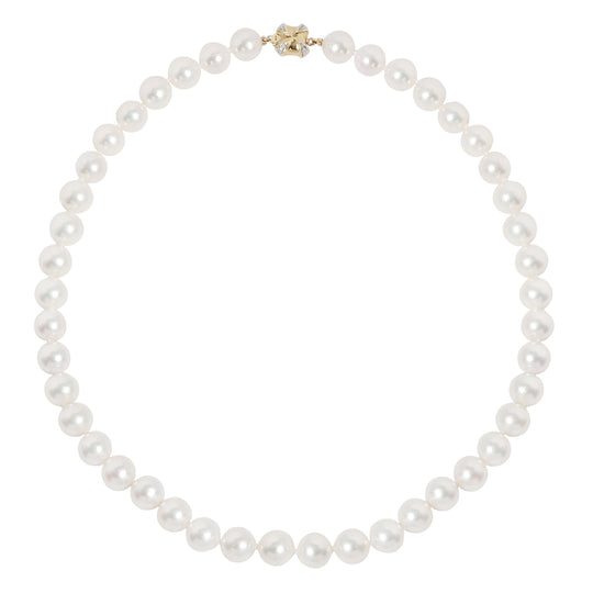 Pearl Necklace with Decorative Diamond Clasp